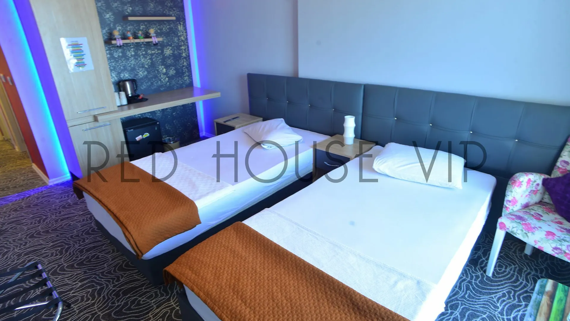 Red House Apartment Istanbul