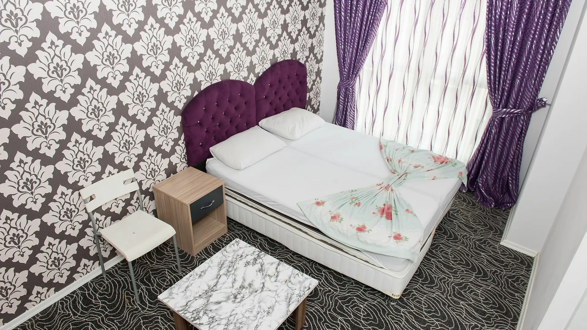 Red House Apartment Istanbul